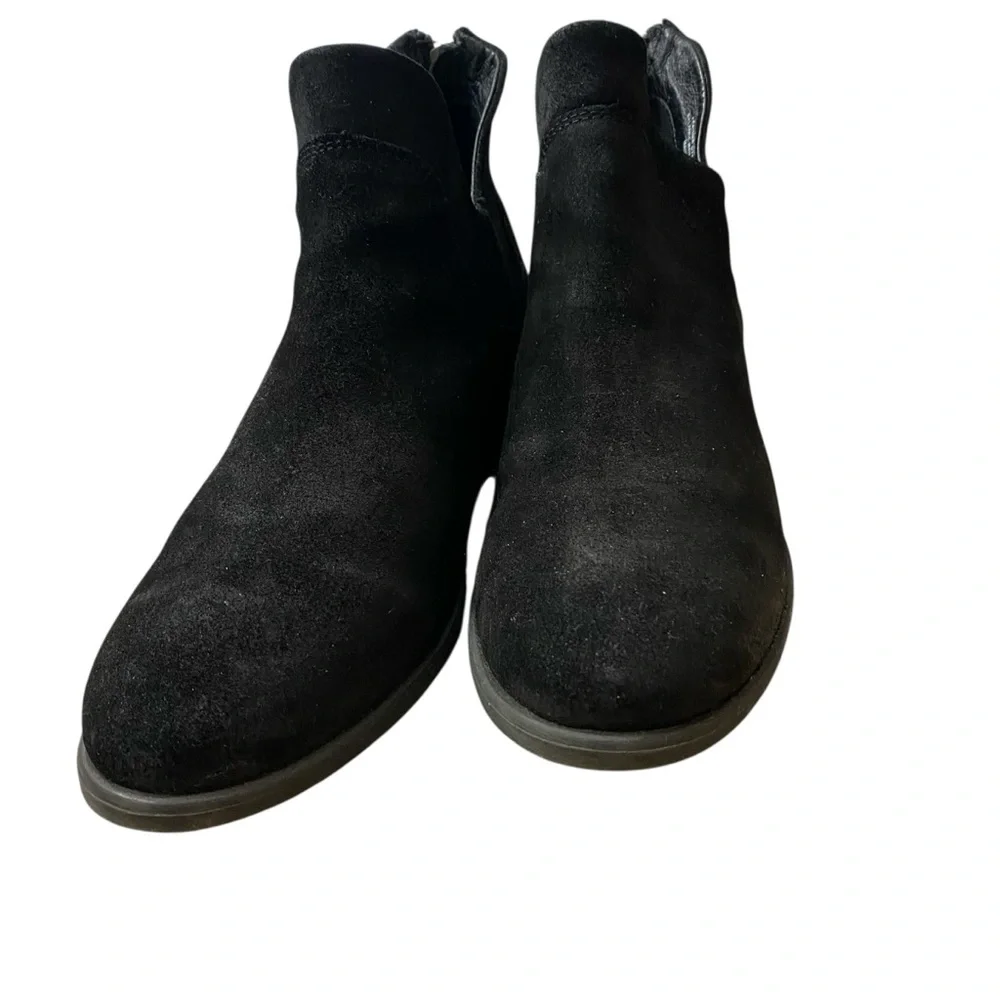 BORN Handcrafted Suede Bootie U.S 9.5